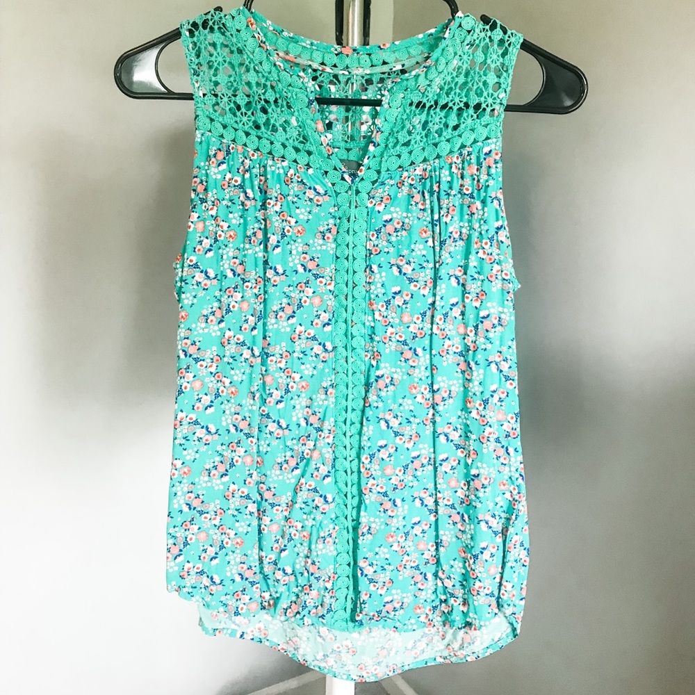 Market & Spruce Stitch Fix Lila Crochet Trim Top